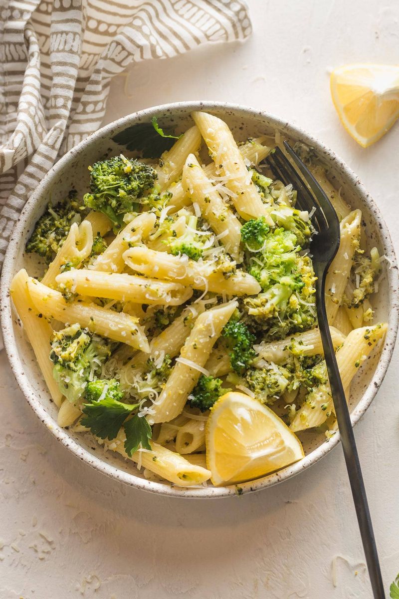 Garlic Parmesan Broccoli Pasta