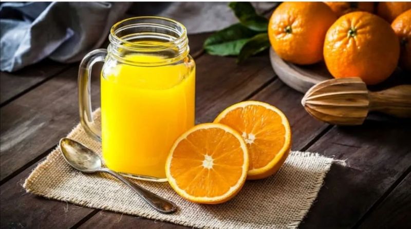 Orange juice (100%, small serving)