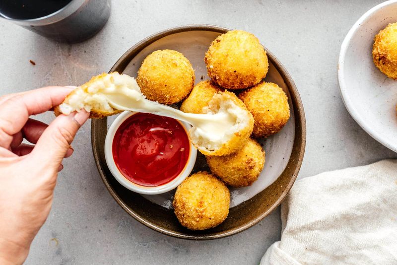 Potato Balls Stuffed with Cheese
