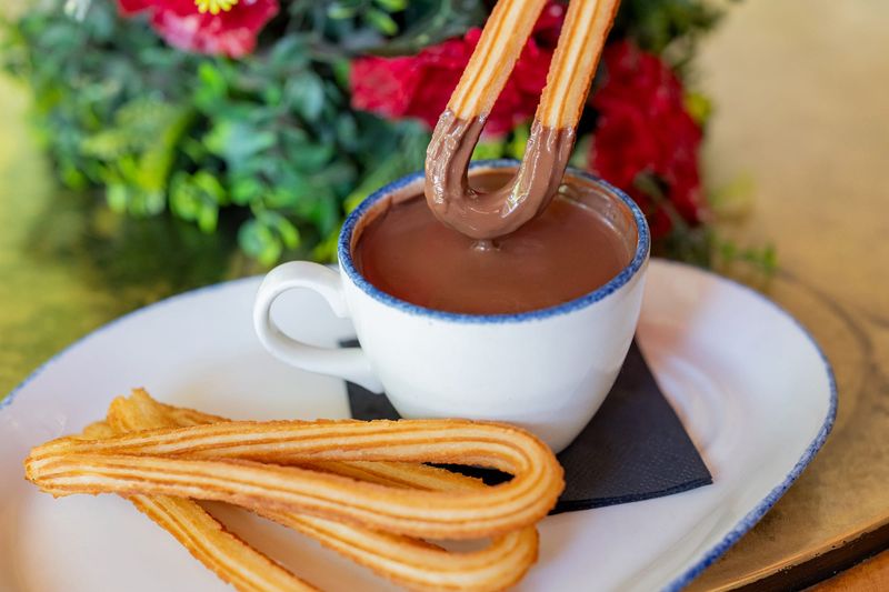 Spanish Churros con Chocolate