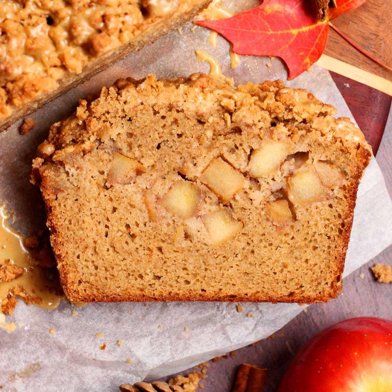 Apple Cinnamon Crumble Bread