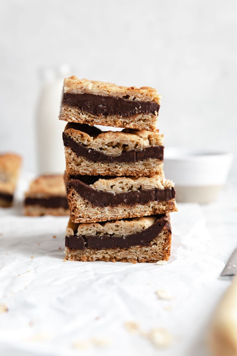 Oatmeal Fudge Bars