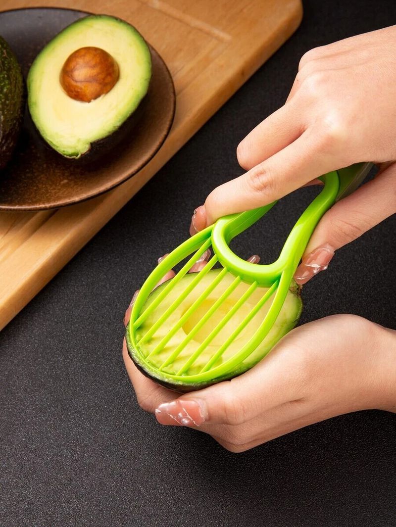 Avocado Keeper and Slicer Set