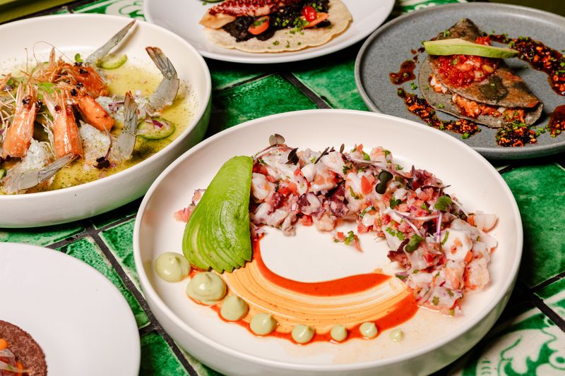 Holbox (Los Angeles, California)