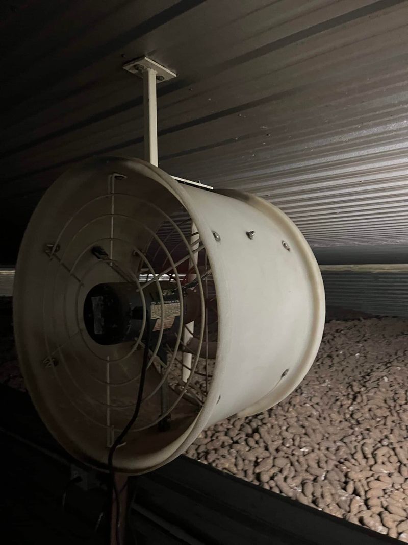 Cooler With Vent Cracked Open