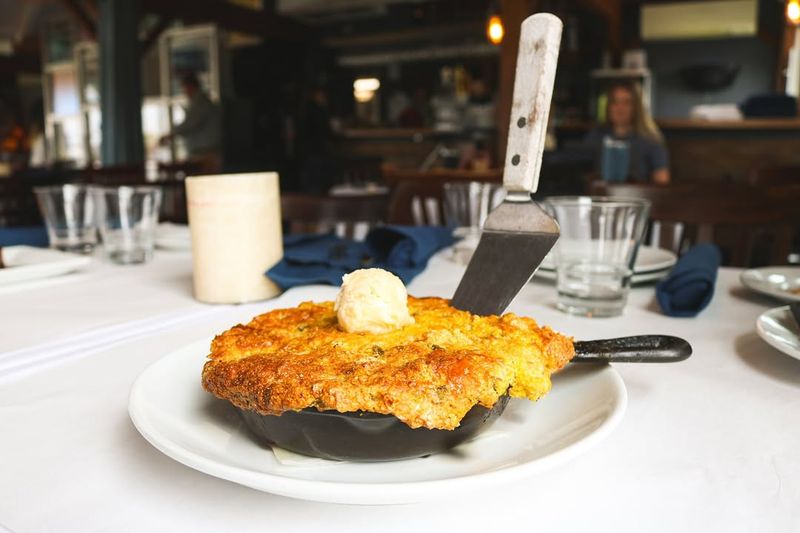 Cornbread with honey butter (New England-style)