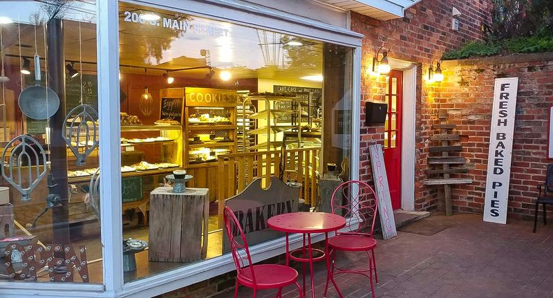 Kandi’s Cake & Bake Shop