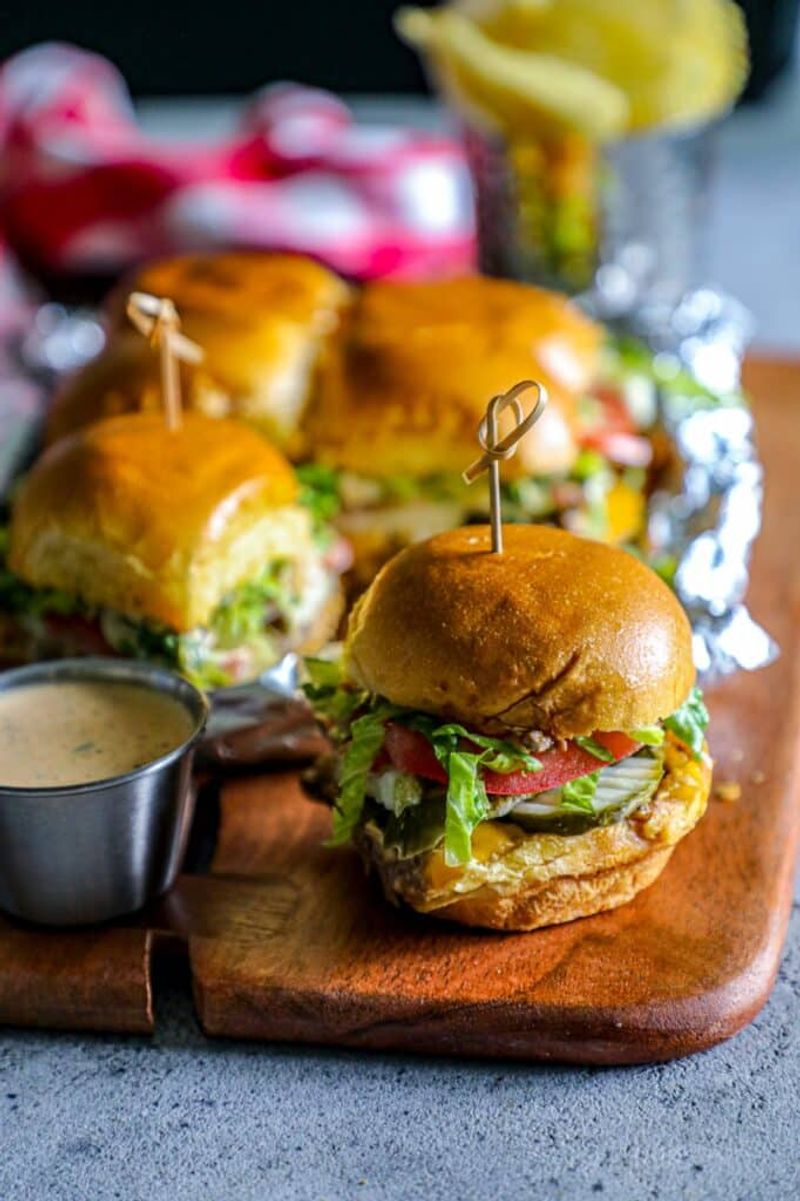 Crispy Veggie Sliders With Everything Sauce