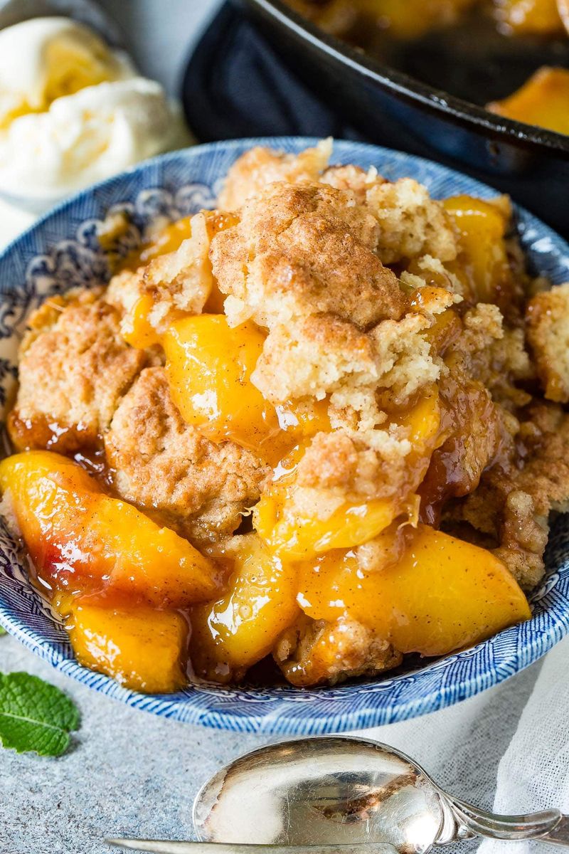 Old-Fashioned Peach Cobbler