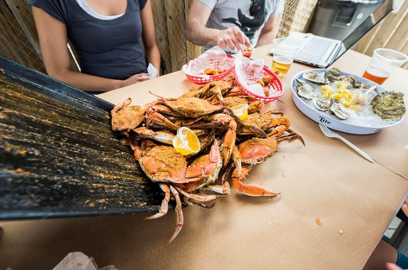 Captain Billy's Crab House, Newburg