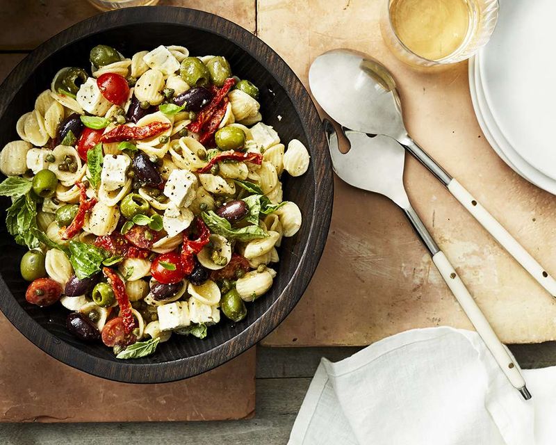 Olives (black, green, or Kalamata-style)