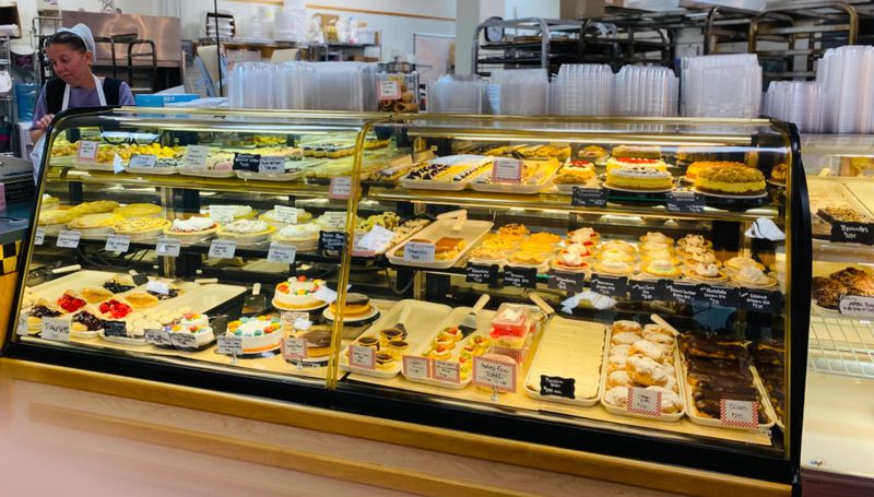 Easton Amish Market: Sensory Delights Under One Roof