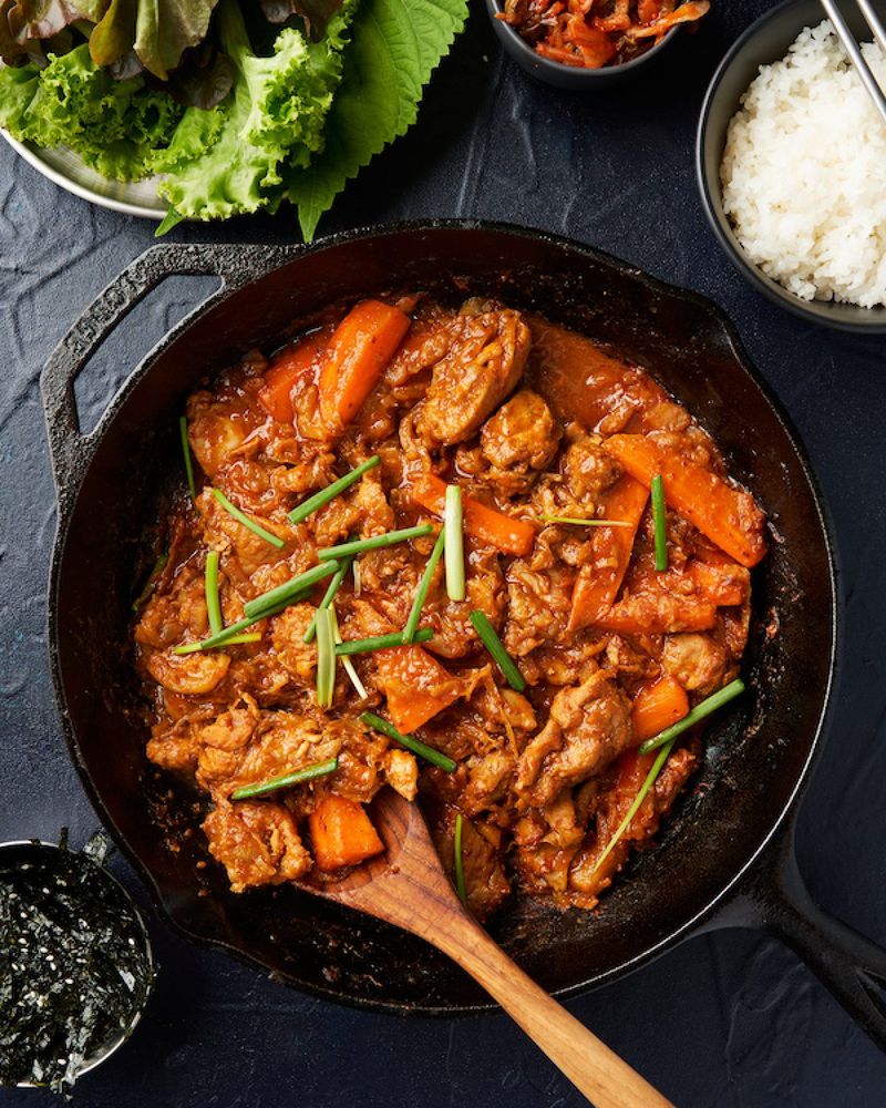 Dak galbi (spicy marinated chicken)