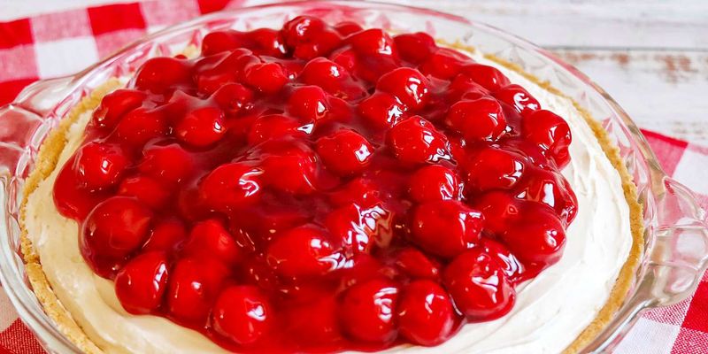 Cherry Cheesecake (No-Bake)