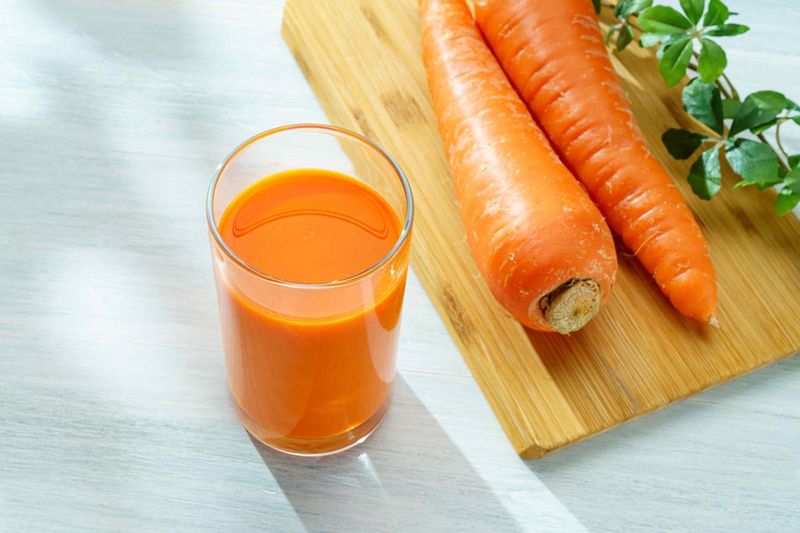 Carrot juice (fresh or 100%)