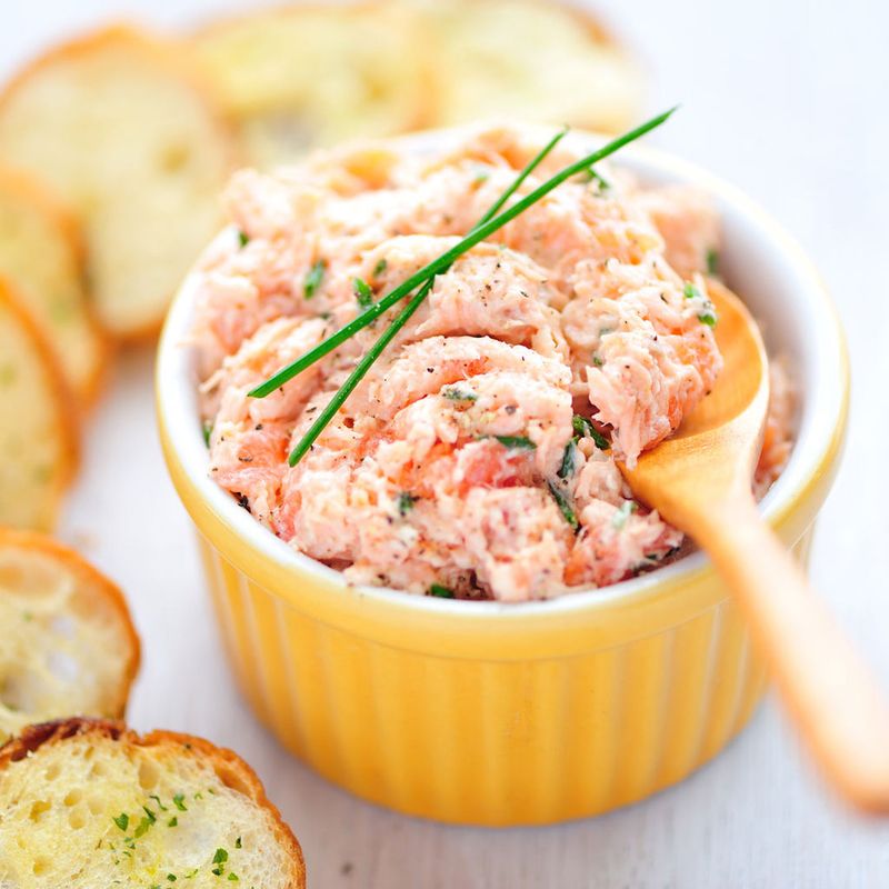 Alaska: Smoked salmon dip with crackers