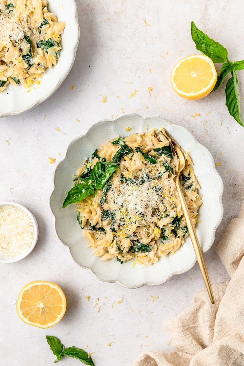 Lemon Garlic Orzo With Spinach