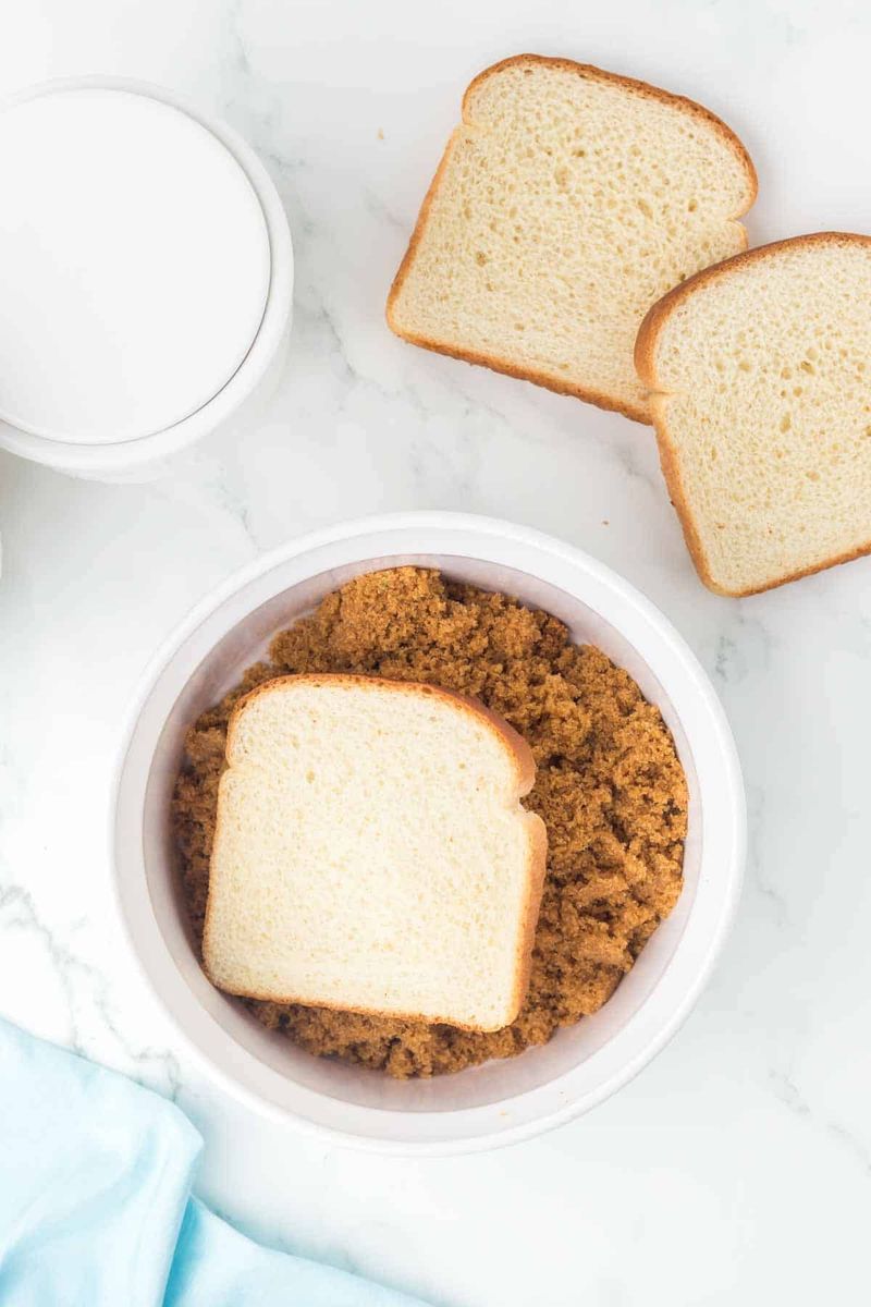Softening Brown Sugar With Bread