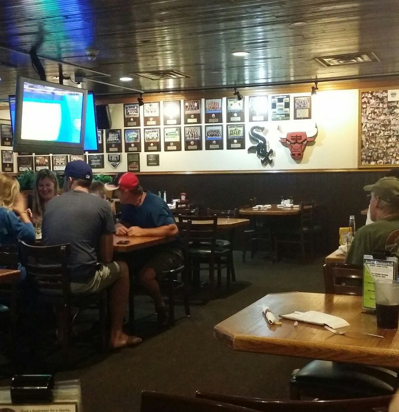 Neighborhood Tavern Atmosphere