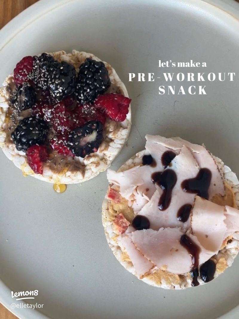 Rice Cakes with Turkey and Mustard