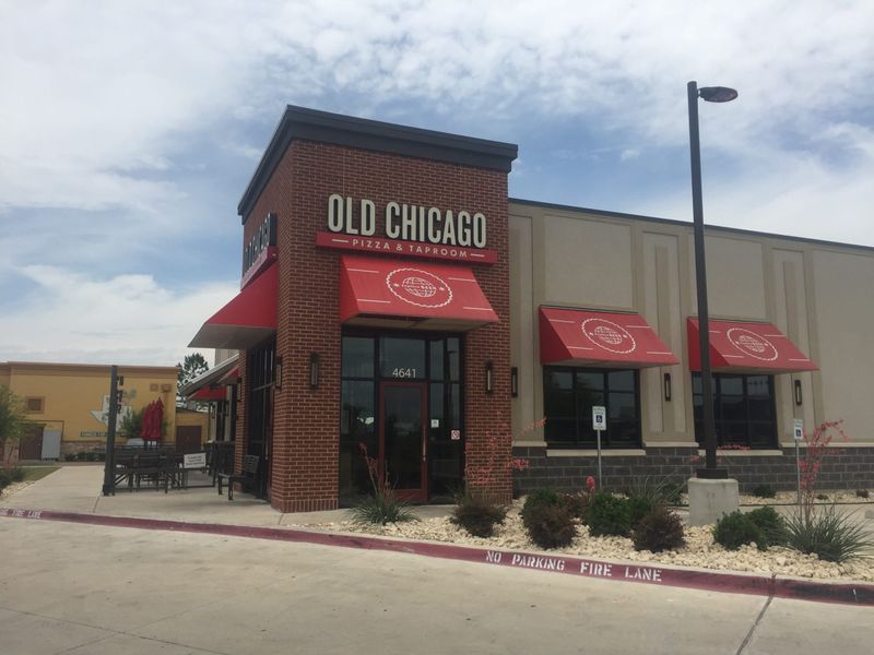 Old Chicago Pizza + Taproom