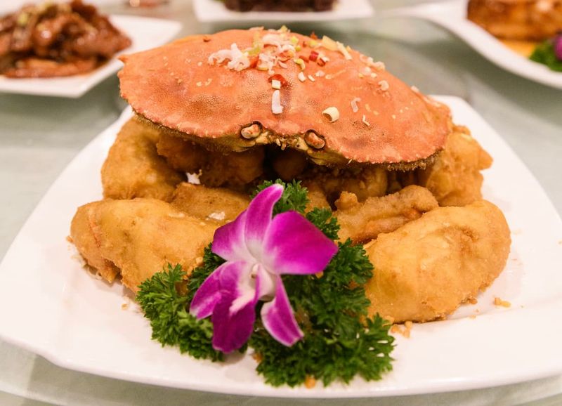 R & G Lounge: Home of the Famous Salt and Pepper Crab