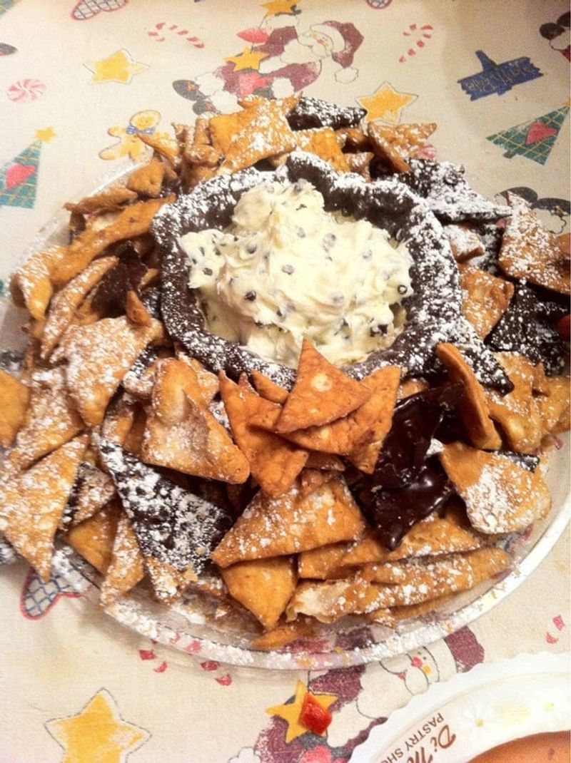 Cannoli Nachos (Connecticut)