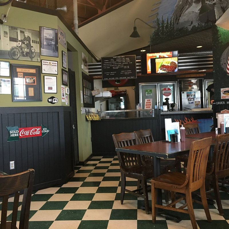 Henry's BBQ Grill
