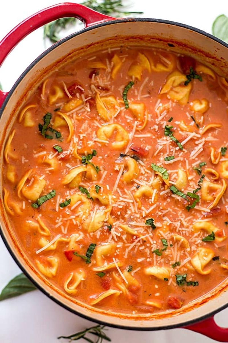 One Pot Creamy Tomato Tortellini Soup