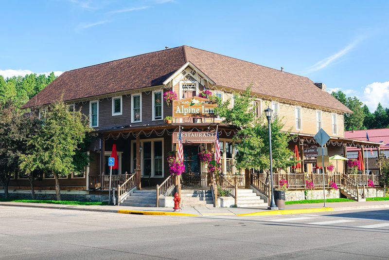 South Dakota: Alpine Inn