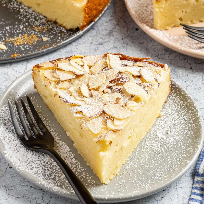 Almond ricotta cake