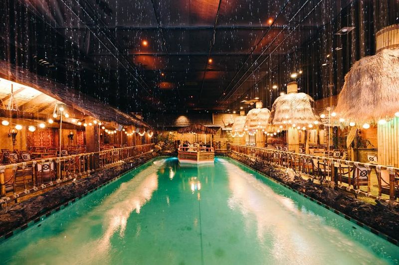 Tonga Room's Tropical Thunderstorms