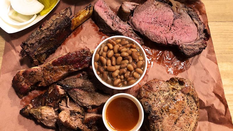 Cooper's Old Time Pit Bar-B-Que: Hill Country Legend
