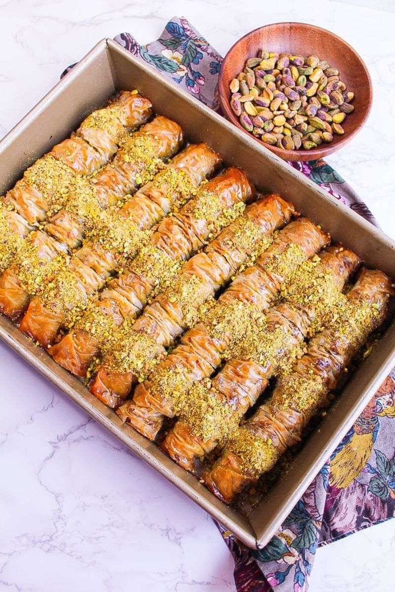 Pistachio Baklava Rolls