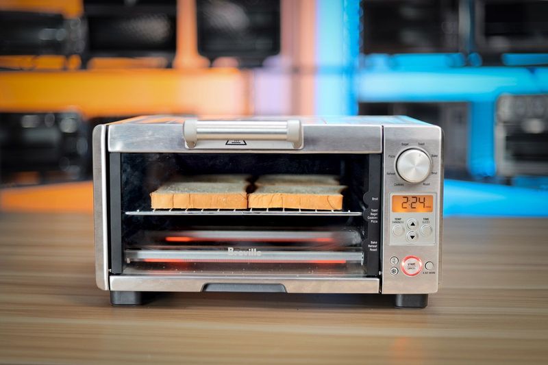 Toaster oven for small crispy batches