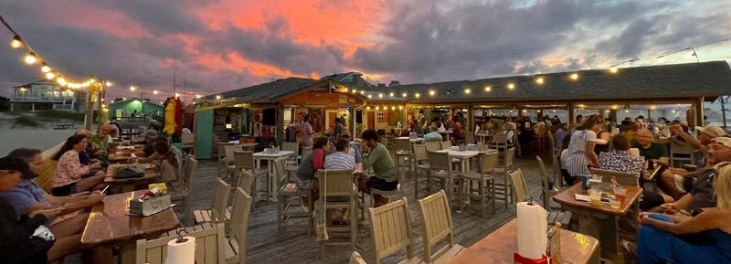 Fish Heads Bar & Grill