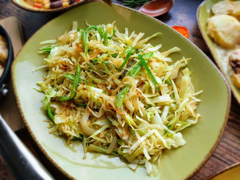 Stir-Fried Cabbage With Garlic