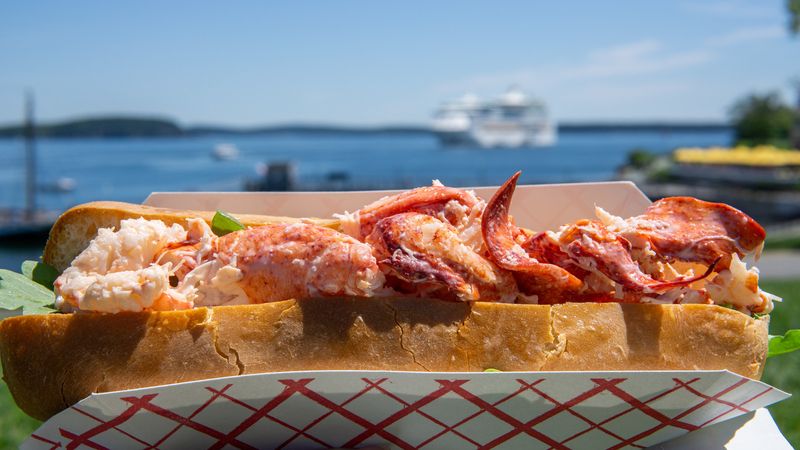 Maine: Lobster roll