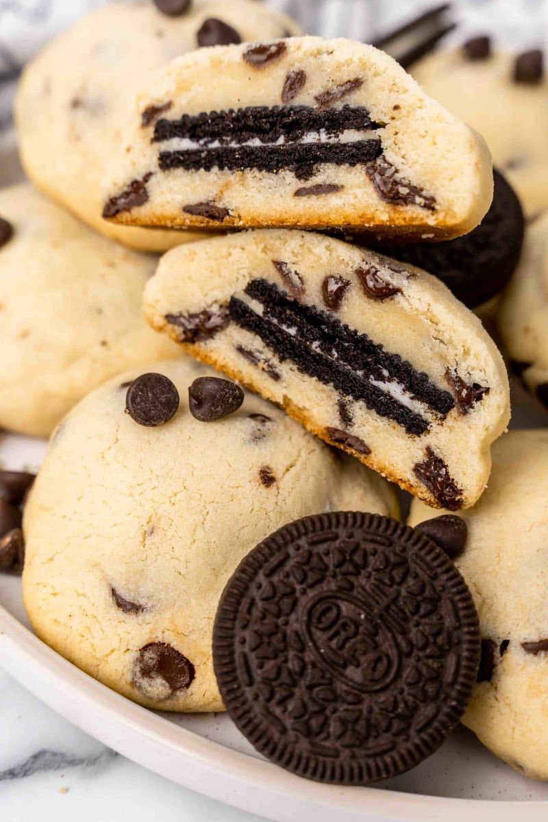 Oreo Stuffed Chocolate Chip Cookies