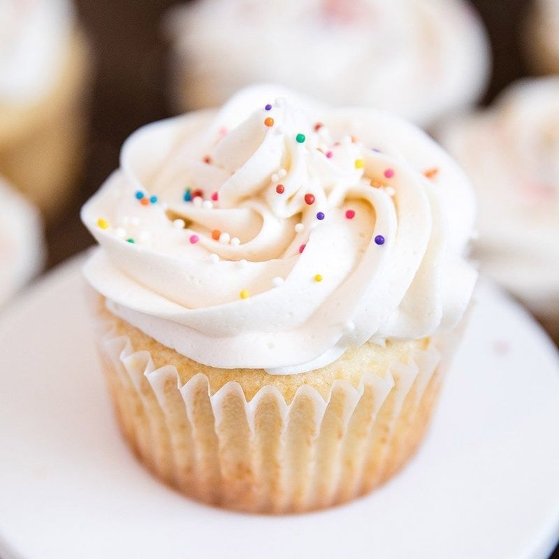 Classic Bakery-Style Vanilla Cupcakes