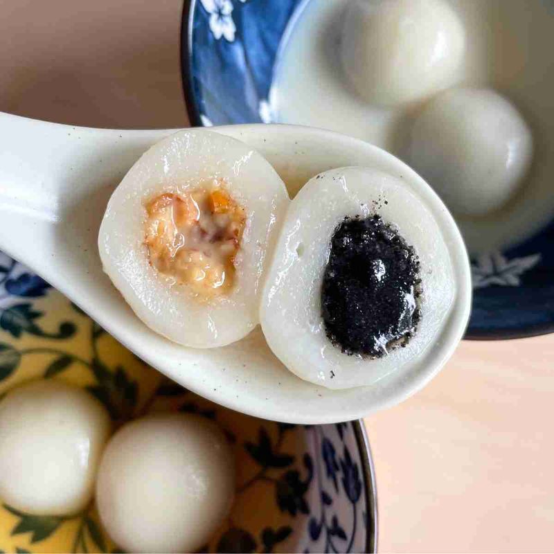 Sweet sesame or peanut tangyuan