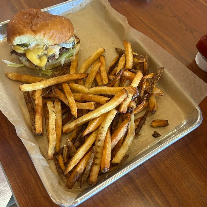 Mooyah Burgers, Fries & Shakes
