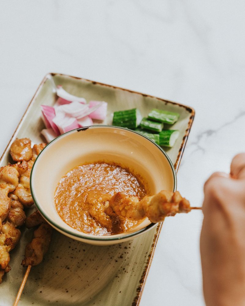Satay skewers with peanut sauce