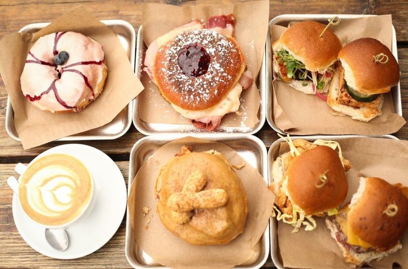 District Donuts Sliders Brew (Louisiana)