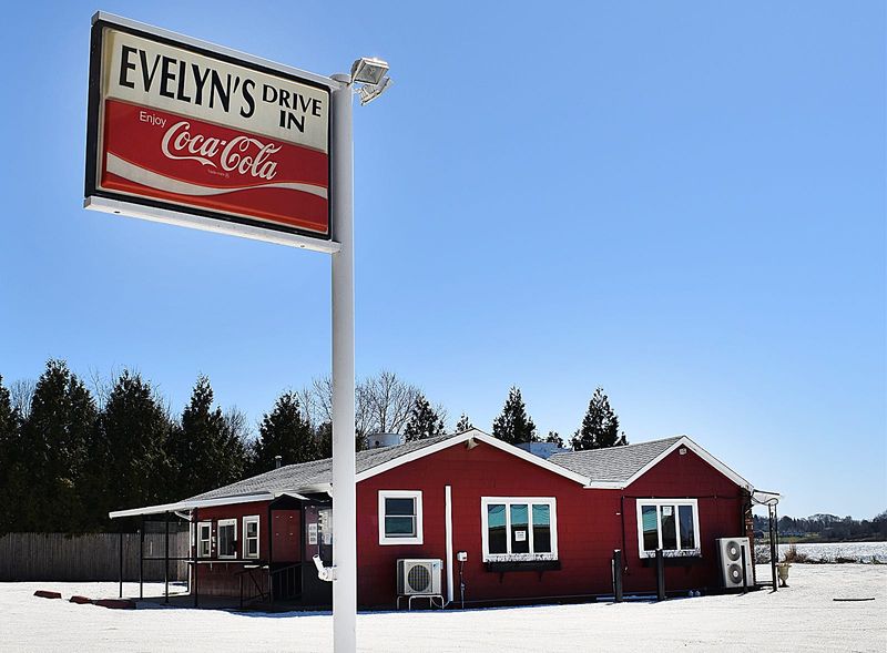 Evelyn’s Drive-In (Tiverton, Rhode Island)