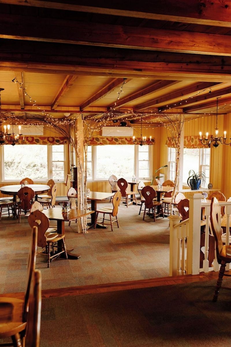 Snowvillage Inn