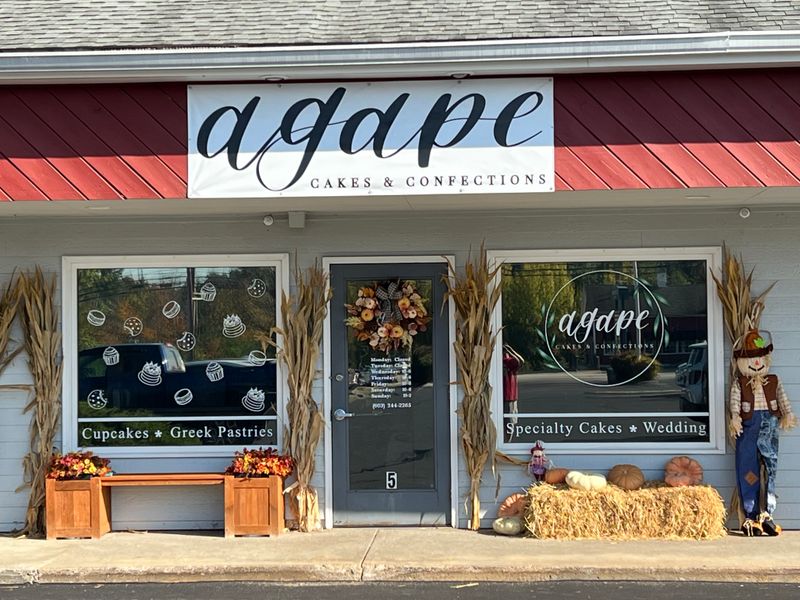 New Hampshire: Agape Cakes and Confections (Raymond)