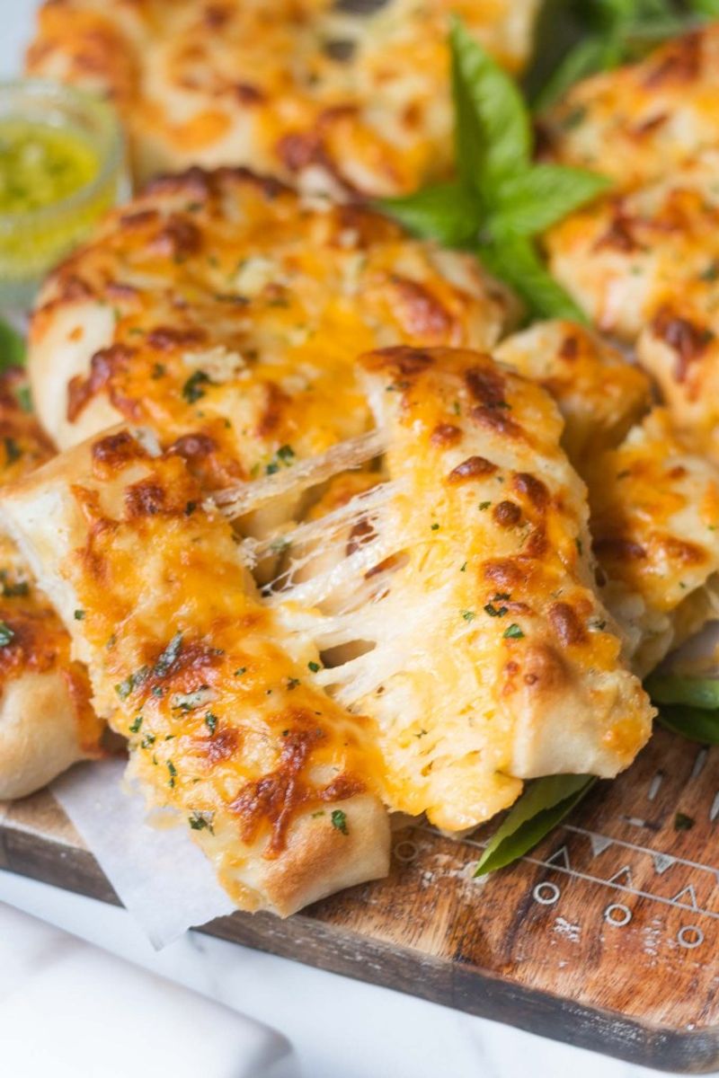 Domino’s Stuffed Cheesy Bread