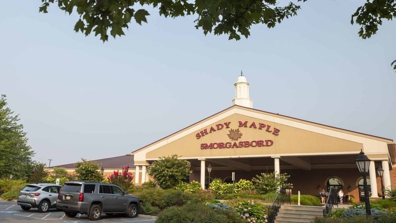 Shady Maple Smorgasbord, East Earl