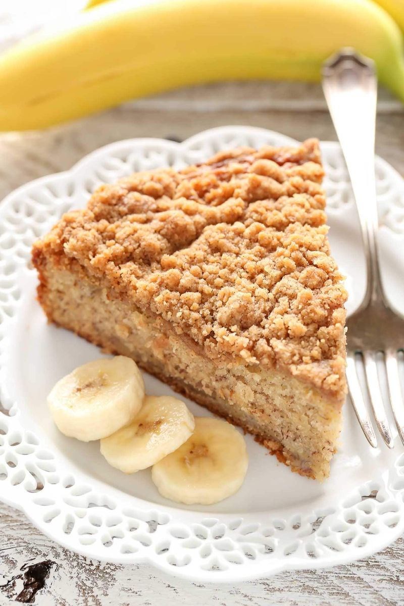 Banana crumb cake